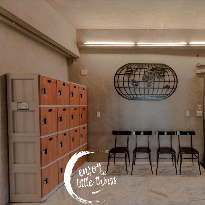 4人 ABS櫃-M  木紋門板-鑰匙鎖櫃新竹健身房置物櫃